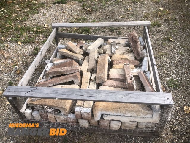Lot 30-29Z - 1 pallet, Z, Stack stone / brick veneer, pallet approx 42"x42" x 12" high of new stack stone / brick...