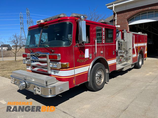 Lot 30-479 - 2006 Pierce Dash Pump Truck with a 10.4L V8 DIESEL engine. Fire Truck