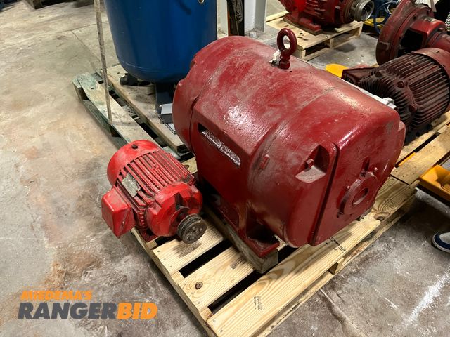 Lot 30-520 - GE 250hp Electric Motor and a 5hp Electric Motor