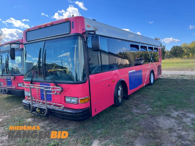 Lot 30-3745 - 2011 Gillig G27E102N2 Low Floor with a 8.9L L6 DIESEL engine. City Bus