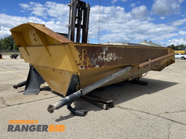 Lot 30-10710 - CAT 745 BED, CYLINDER TAILGATE ARTICULATED TRUCK BED,CYLINDERS TAILGATE ONLY, REMOVED OFF CAT 745
