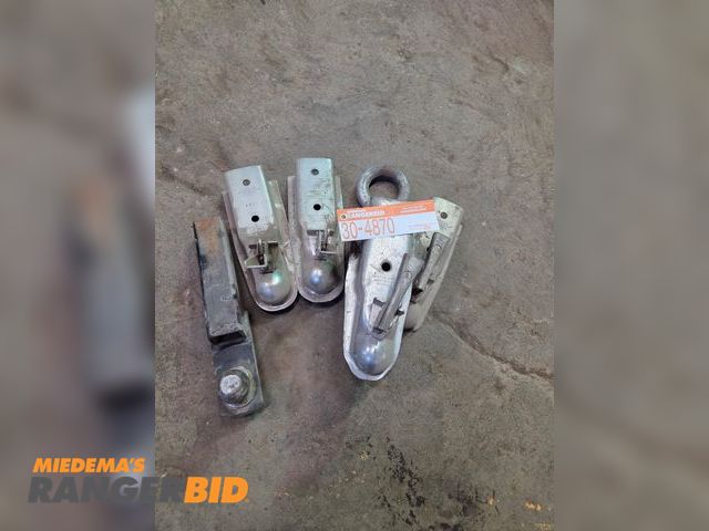 Lot 30-4870 - (5) hitches