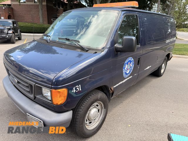 Lot 30-11416 - 2006 Ford E-150 Cargo Van RWD