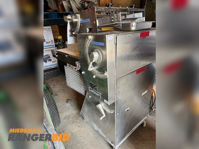 Lot 30-10683 - 1 Luck's  LSM 24 Steel Luck's dough sheeter/moulder Luck's dough sheeter/moulder in working conditio...