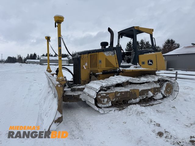 Lot 30-1308 - 2013 Deere 750K LGP Dozer Open Rops, 12’ 6-way blade, 34” track pads, 118” track width, Trimble GPS ...