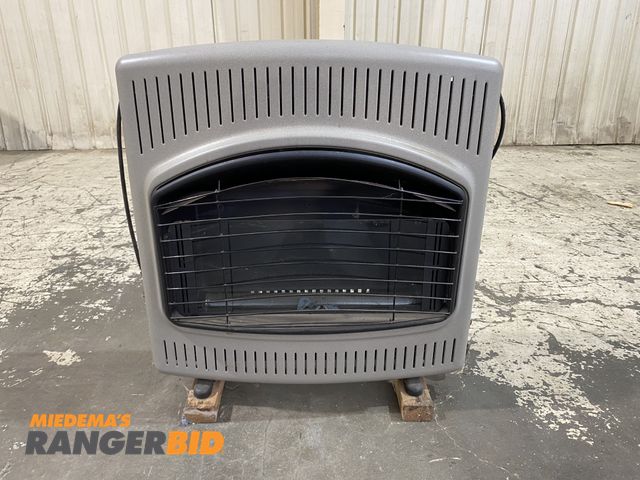 Lot 30-281MV - Comfort Glow Model CBT30NT Natural Gas Heater 15000-30000 BTU.