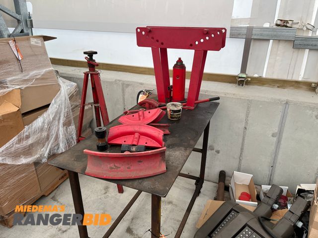 Lot 30-3642 - 1 Hydraulic Pipe Bender with Stand 16 ton