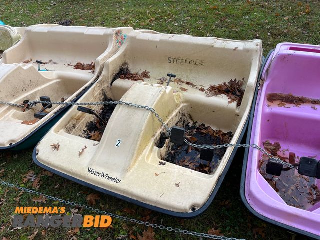 Lot 30-3019 - Paddle Boat