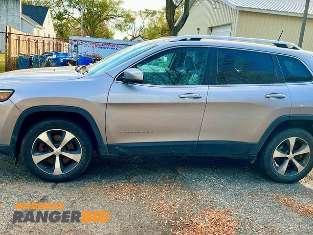 Lot 30-5236 - 2019 Jeep Cherokee Limited SUV 4x4