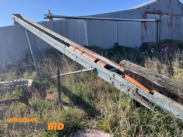 Lot 30-2038 - 30' Elevator