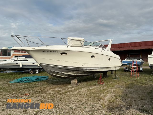 Lot 30-696 - 1996 Silverton 310 Express Cuddy Cabin