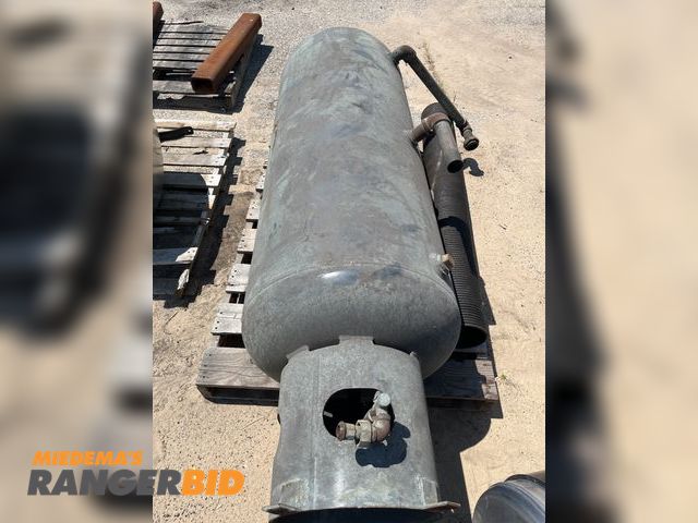 Lot 30-11300 - Silivan 120 Gallon Air Tank
-120 Gallon
- Air Tank ONLY
- For Air Compressor
- Tank 60" Long
- Worke...