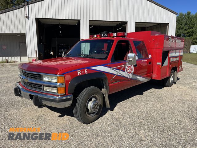 Lot 30-2136 - 1994 Chevrolet GMT-400 3500 with 41,523 miles Crew Cab Pickup Truck 4x4