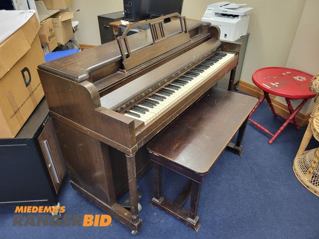 Lot 30-10085 - Story Clark Piano