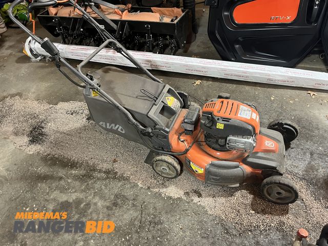 Lot 30-11219 - Husquavarna 725AWDEX Self-Propelled Lawn Mower Push Mower
