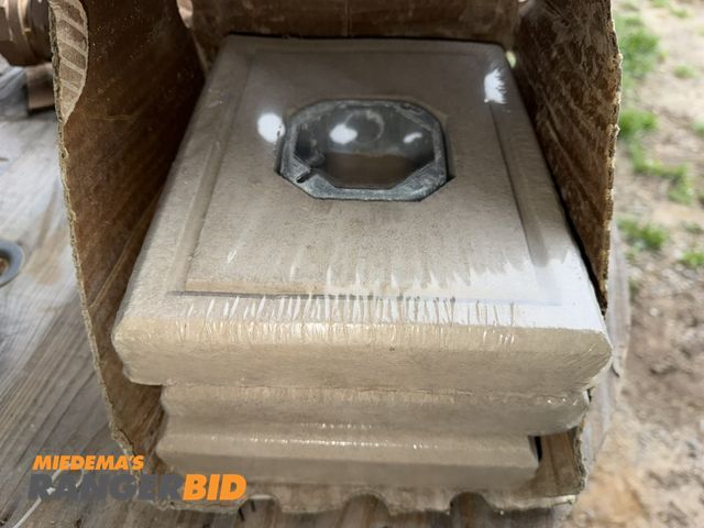 Lot 30-5767 - Lot of (3) new 8" x 9 3/4" light boxes.