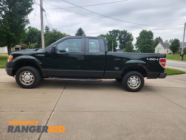 Lot 30-1600 - 2013 Ford F150 XL 4x4 Double Cab Pickup Truck 4x4