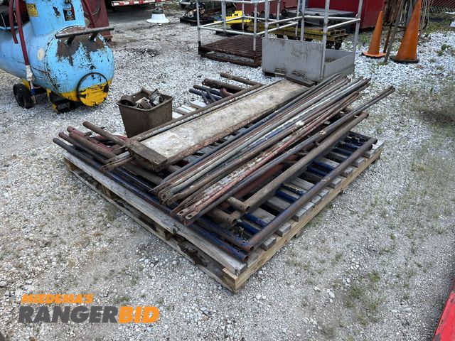 Lot 30-1042 - (4) Sets of Scaffolding