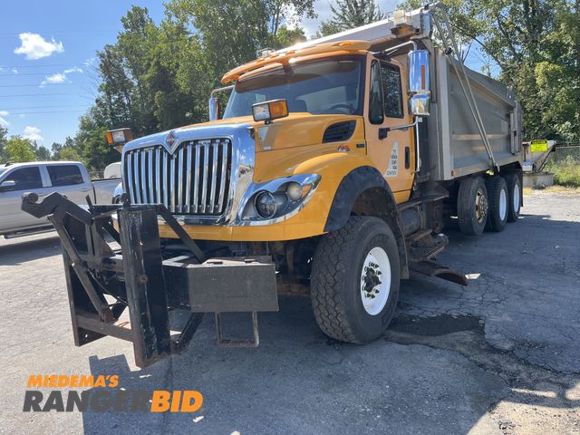 Lot 30-1136 - 2012 International 7600 SBA Triaxle Dump Truck
