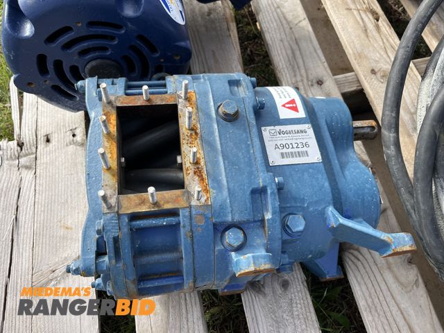 Lot 30-1107 - Vogelsang Pump