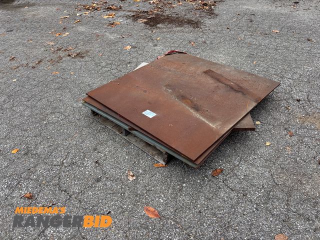 Lot 30-52 - Lot of Steel Sheets / Plates.  Various thicknesses. 48x48