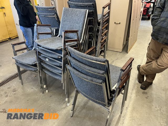 Lot 30-5024 - (21) Stackable Chairs