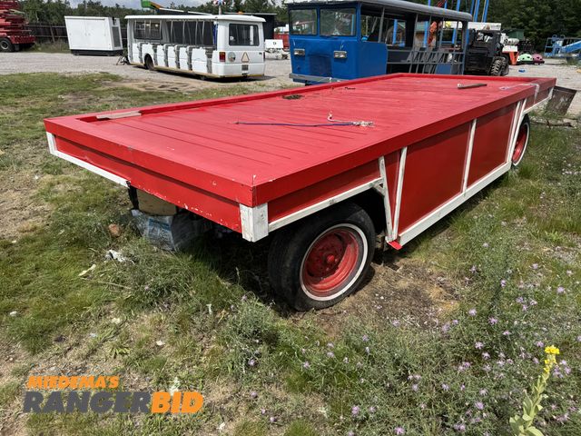 Lot 30-54626 - Towable Flatbed Cart