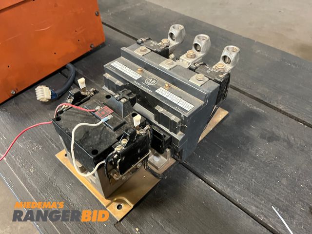 Lot 30-2431 - Allen Bradley Transfer Switch