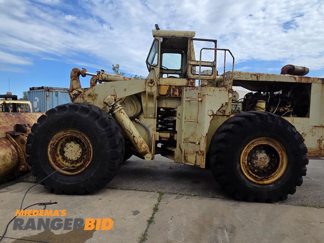 Lot 30-11488 - Michigan Clark 275DC Loader Older Michigan 275 Loader for sale.  Plenty of power 7 yard bucket.  Own...