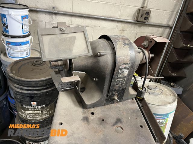 Lot 30-4943 - Thor 7" Heavy Duty Bench Grinder Electric Powered Single Phase