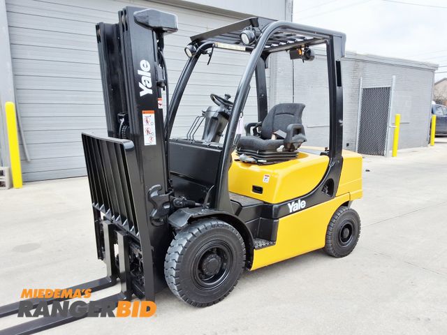 Lot 30-11113 - 2014 Yale 5,000lbs Capacity Pneumatic Gasoline Forklift - See Video For Operation