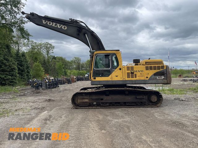 Lot 30-11408 - 2006 VOLVO EC330B LC Excavator