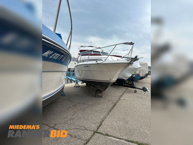 Lot 30-1815 - 1992 Cruisers Yachts 2670 Rogue 25' Boat Unit does run, It has two Volvo 210 motors, Unsure of the h...