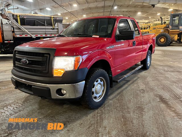 Lot 30-53911 - 2014 Ford F-150 with a 5.0L V8 engine. FX4 SuperCab Extended Cab Pickup Truck 4x4