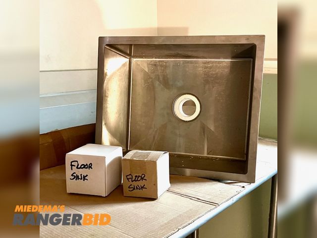 Lot 30-09 - 1 New Stainless Steel Stainless Steel Floor Sink