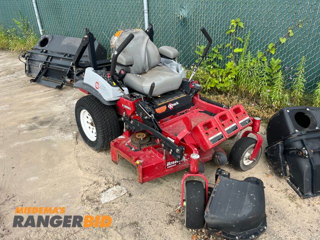 Lot 30-3465 - Exmark LZX27KC526 Zero-Turn Lawn Mower