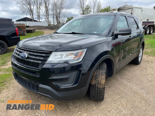 Lot 30-2113 - 2017 Ford Explorer with a 3.7L V6 DOHC 24V engine. Police AWD