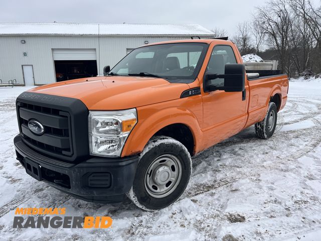 Lot 30-4937 - 2012 Ford F-250 with 75,064 miles Regular Cab Long Box Pickup Truck RWD