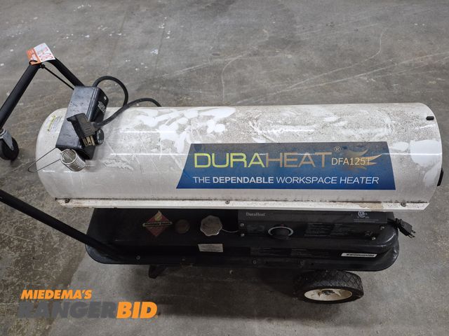Lot 30-3881 - DURAHEAT DFA125T Kerosene Heater. Last known condition was working. Sold as is. Buyer responsible fo...