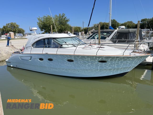Lot 30-10715 - 2005 Beneteau Flyer 12 39.3' Yacht