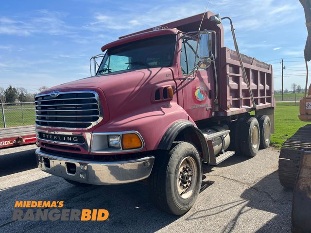 Lot 30-3764 - 2006 Sterling LT8500 6x4 with a 7.2L L6 DIESEL engine. Dump Truck