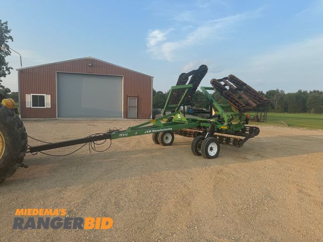 Lot 30-123744 - J&M TF12 Rolling Harrow 31ft