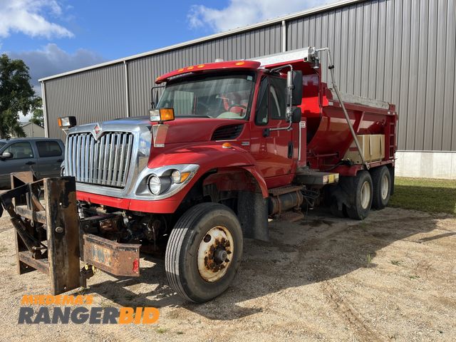 Lot 30-1641 - 2012 International 7600 SFA 6x4 with a 13L L6 DIESEL Dump Truck