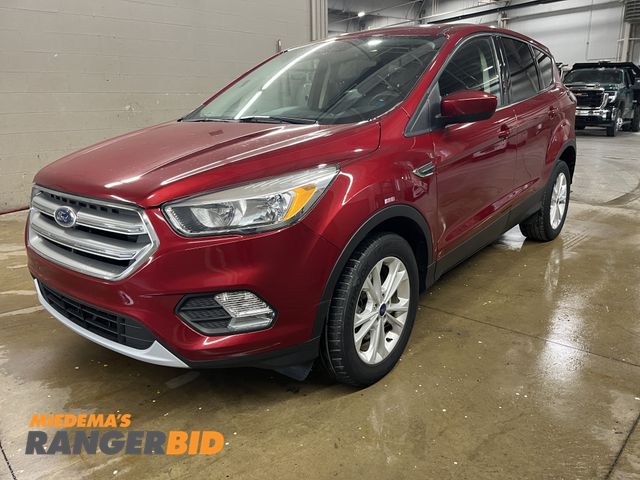 Lot 30-4106 - 2017 Ford Escape SE with 41,446 miles 4x4