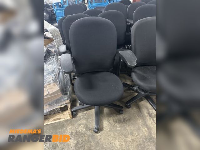 Lot 30-4321 - Approximately 40 Steelcase Rolling Office Chairs Black Cloth