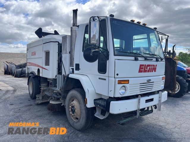Lot 30-1727 - 2007 Sterling SC8000 Eglin Whirlwind Sweeper Truck