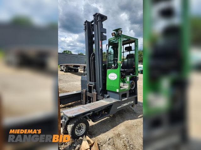 Lot 30-4503 - 2006 Combilift Sideloader Forklift