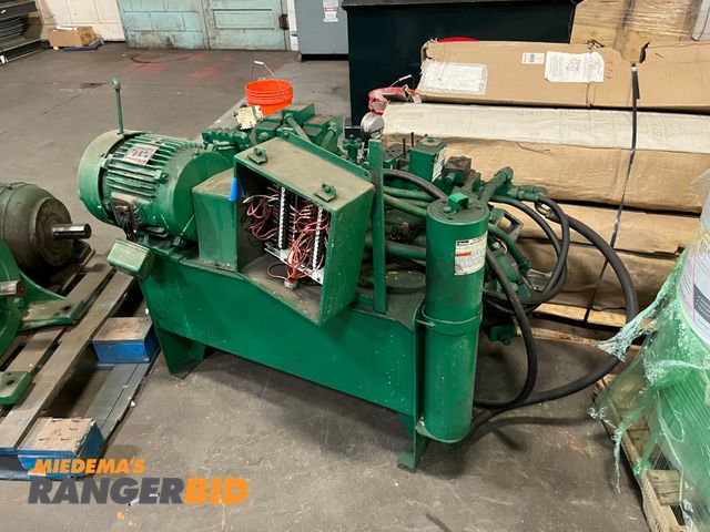 Lot 30-2443 - Hydraulic pump and tank Seller will load.