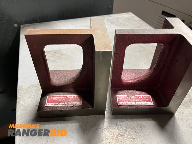 Lot 30-8 - 2 Suburban URA-040506 Angle Plates Pair of precision Suburban URA-040506 Angle Plates

Pickup by appointment only