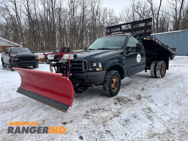Lot 30-3053 - 2004 Ford F-350 SD with a 5.4L V8 engine and Western 8' Pro Plow 69,687 miles Regular Cab Dump Bed P...